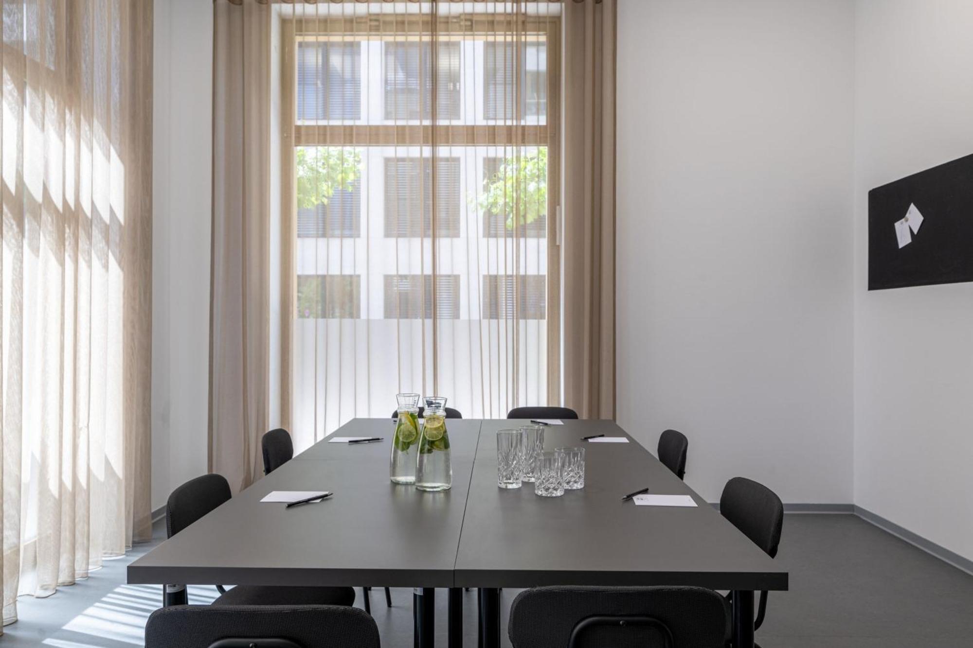 Moxy Darmstadt Extérieur photo
