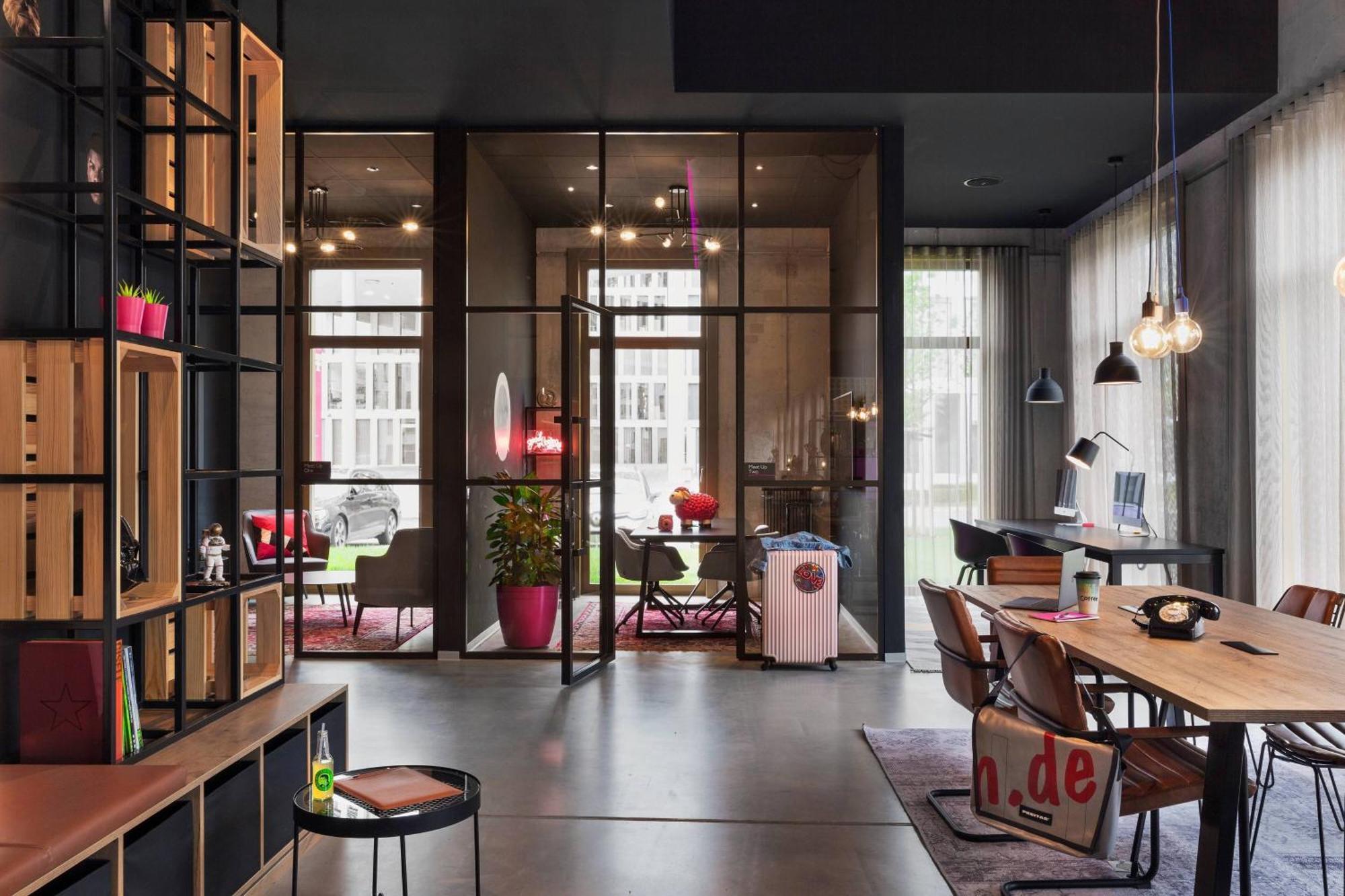 Moxy Darmstadt Extérieur photo