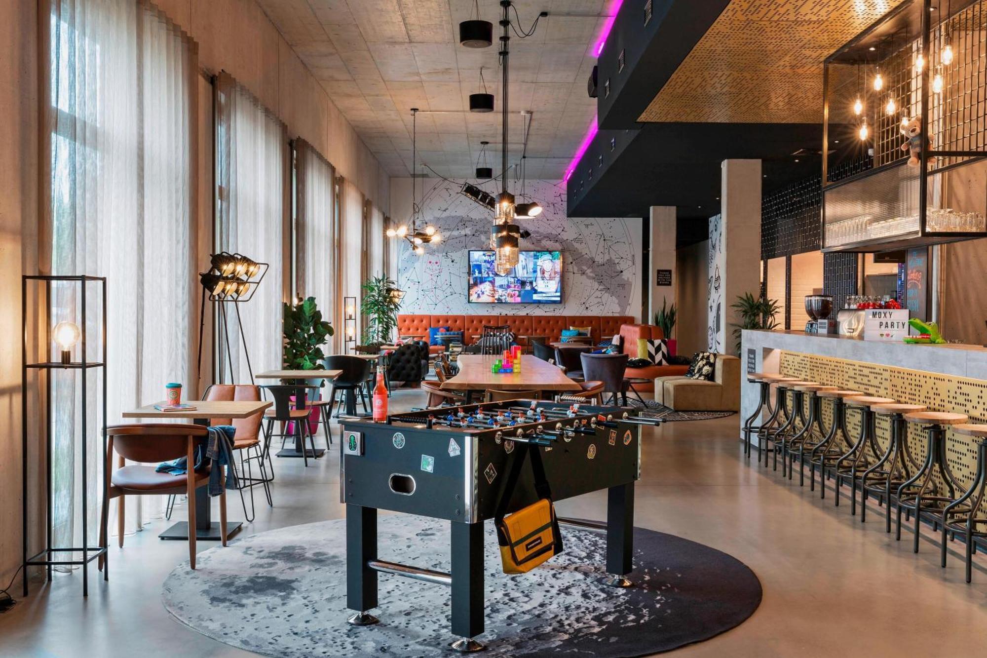 Moxy Darmstadt Extérieur photo